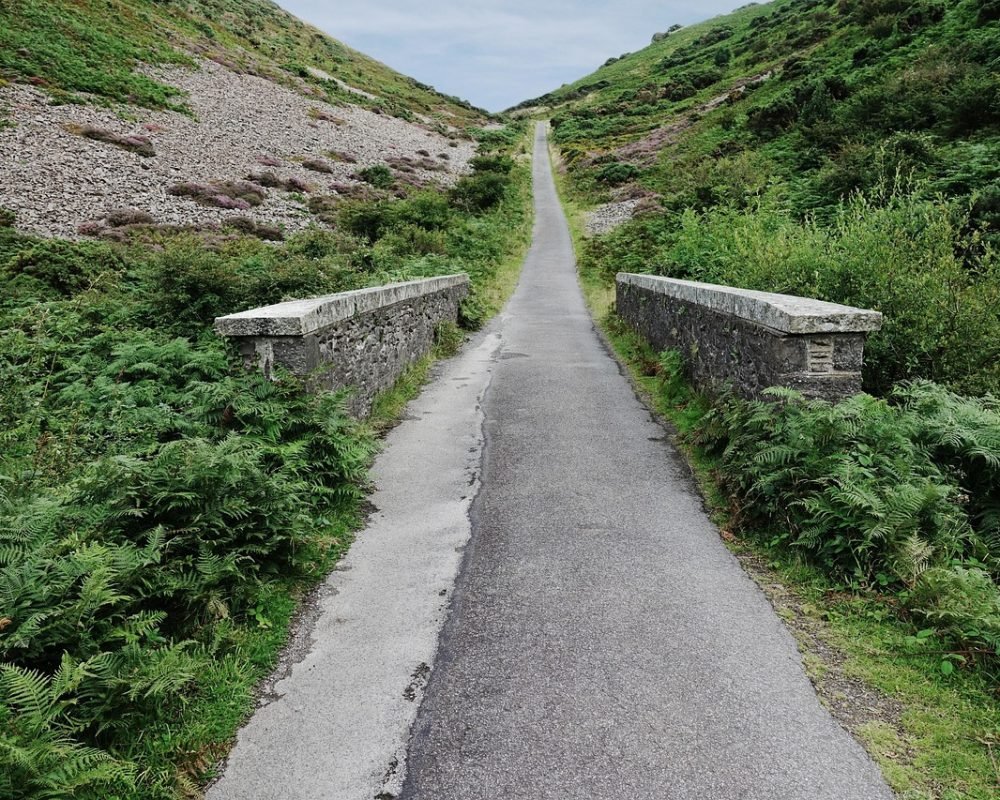road, distance, journey, track, way, perspective, far, landscape, drive, asphalt, highway, route, line, long, empty, path, ahead, forward, challenge, destination, mission, direction, start, green road, green path
